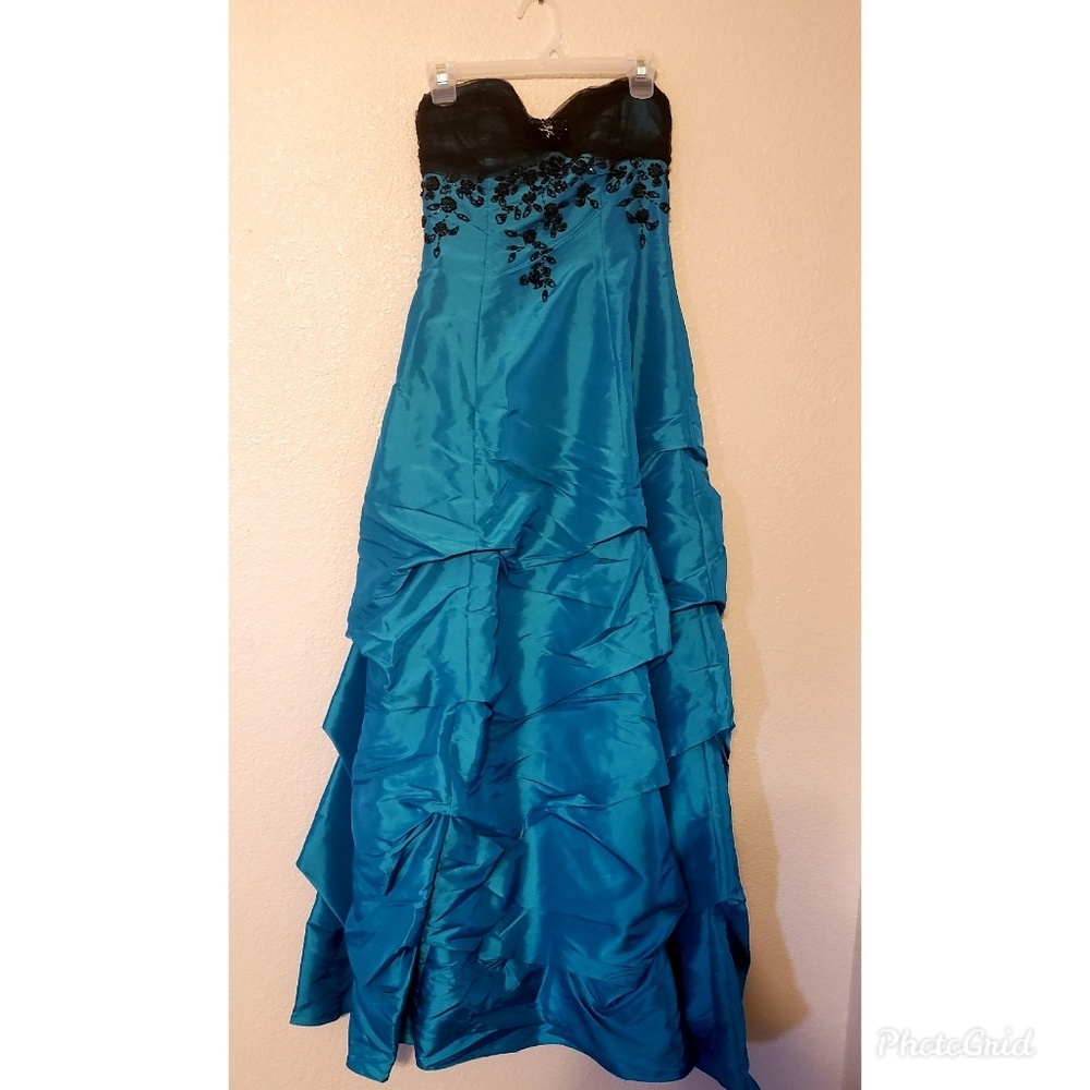 Prom Dress - Picture 2 of 2